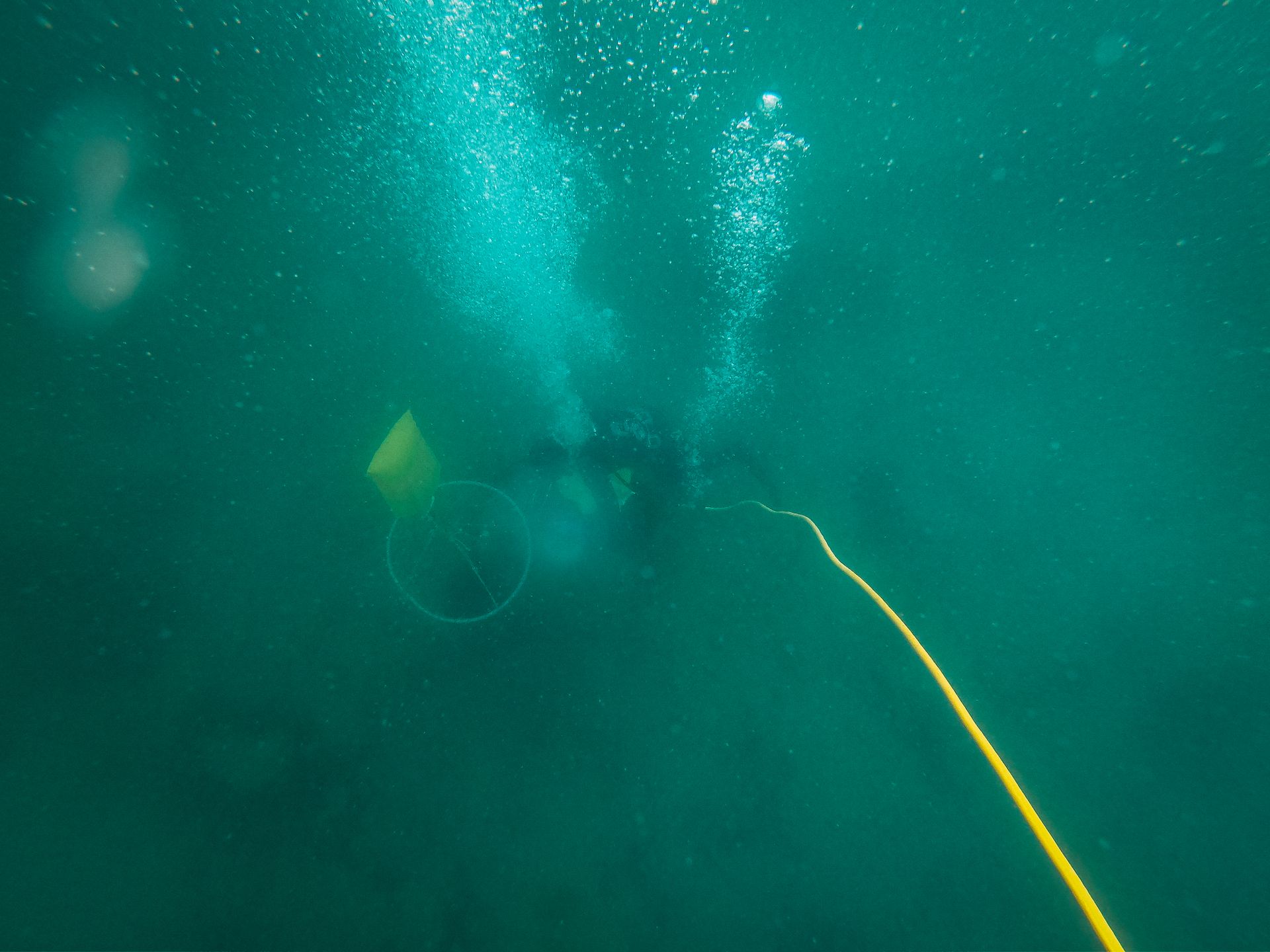 A dense array of acoustic transducers used for underwater MIMO communication